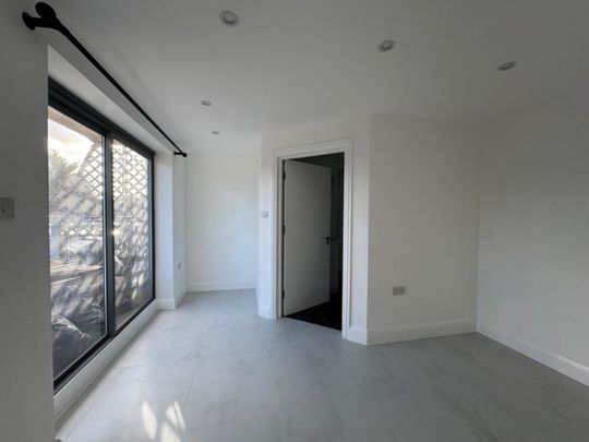 2 bed Apartment for Rent - Photo 1