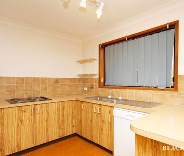 23 Girdlestone Crescent, Calwell ACT 2905 - House For Rent | Domain - Photo 4