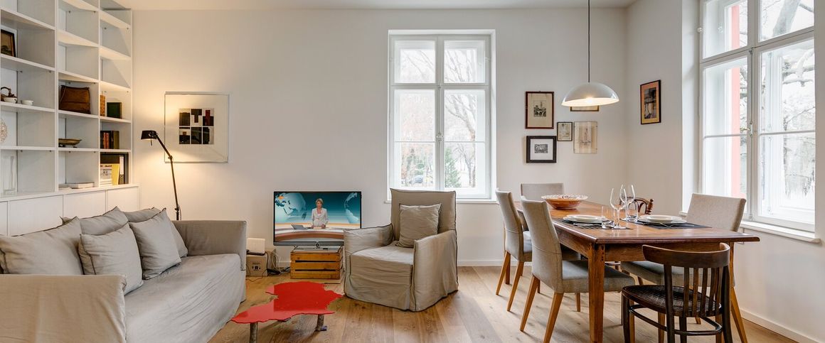 Prime location! Temporary living near Nymphenburg Palace - Photo 1