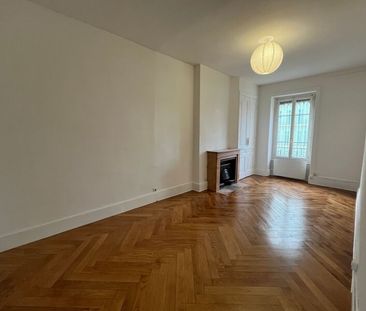 Appartement à louer 2 pièces • 57 m2 Lyon 7 - Photo 2