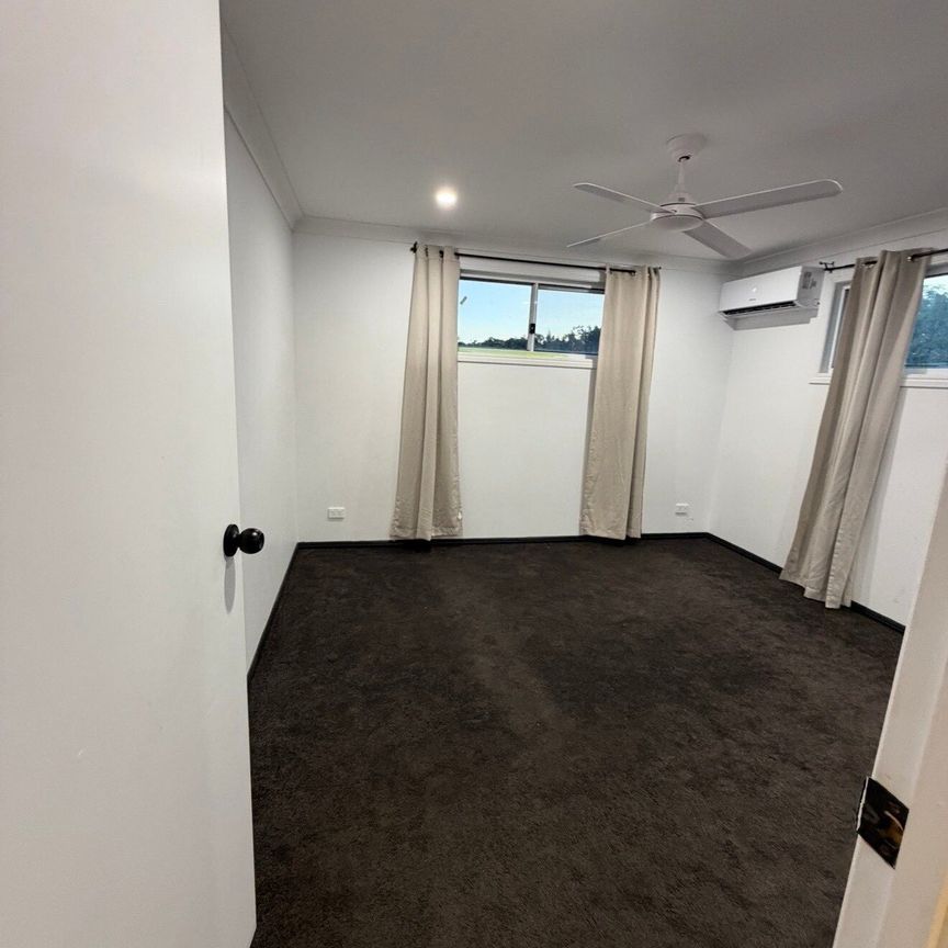 Upper Coomera - Photo 1