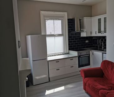 1 Bed Flat, Oxford Road, RG30 - Photo 2