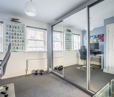 2 bedroom semi-detached house to rent - Photo 4