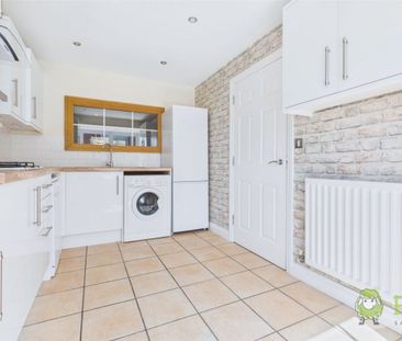4 Bedroom - Photo 6