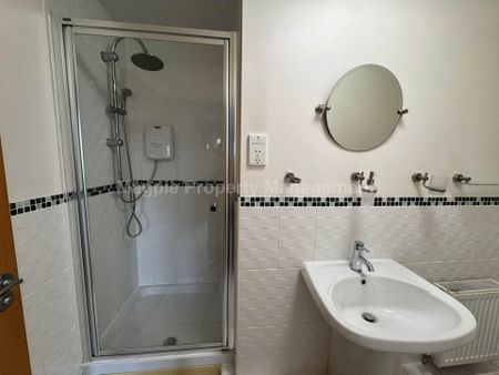 Price £1,250 pcm - Available 27/03/2026 - Unfurnished - Photo 5