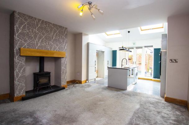 3 bedroom House To Let - Photo 1