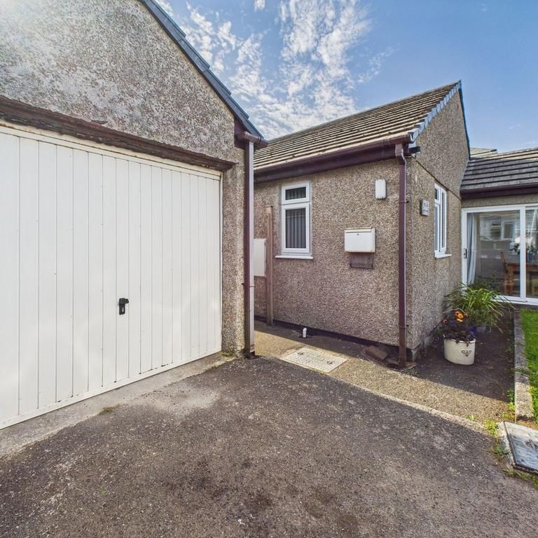 2 bedroom detached bungalow to rent - Photo 1