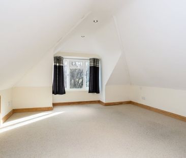 4 bedroom detached house to rent - Photo 2