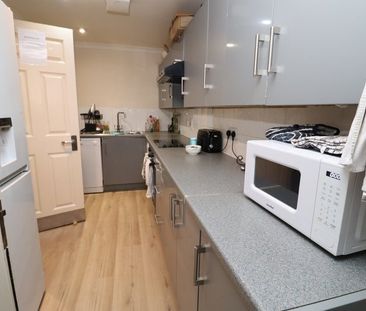 Room in a Shared Flat, London, E14 - Photo 5