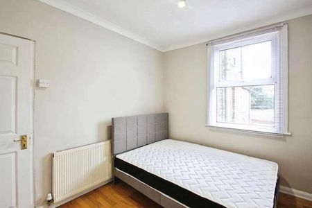 New Road, Hillingdon, UB8 - Photo 5