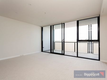 INVITING ONE BEDROOM APARTMENT - Photo 2