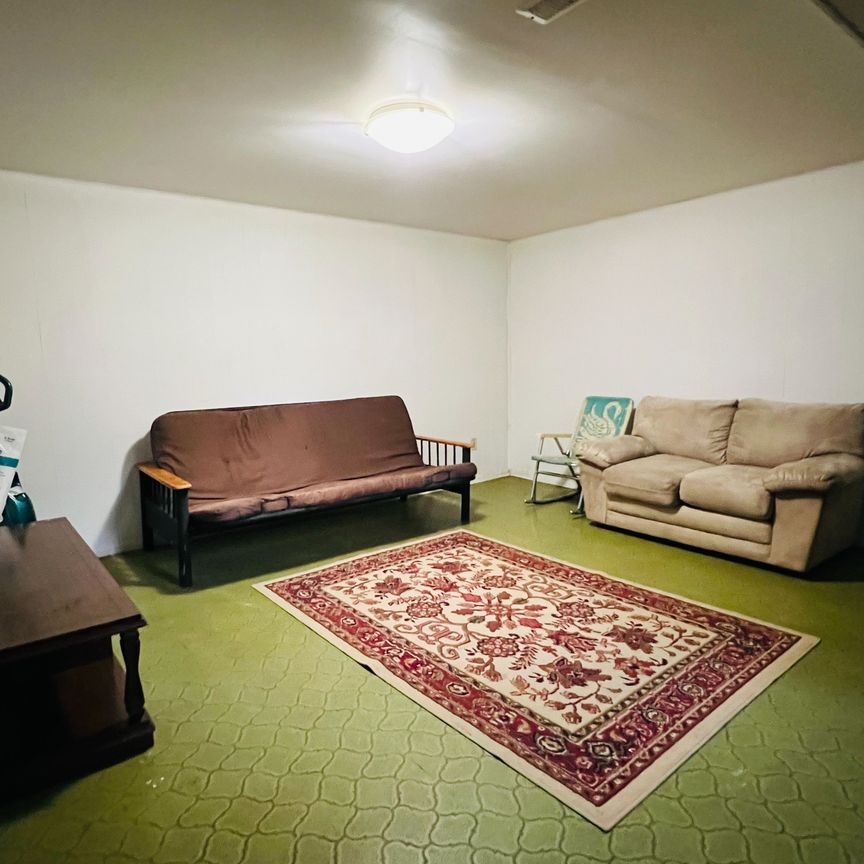 For Lease - 403 Denlow Avenue Unit# Basement, Hamilton, Ontario - Photo 1