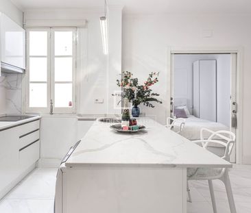 Excellent 2 Bedroom apartment for rent in Goya, Madrid - Photo 6