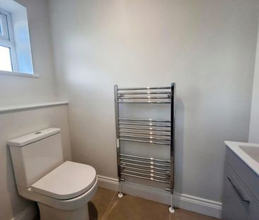 2 bedroom semi-detached house to rent - Photo 5