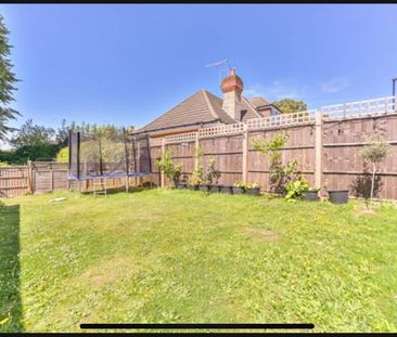 Room in a Shared House, Larcombe Close, CR0 - Photo 3