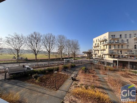 A LOUER F3 RECENT AVEC BALCON TERRASSE ET PARKING - RESIDENCE LE PANORAMIK - Photo 4