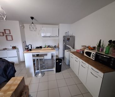 Location Appartement 2 pièces 47m² MARSEILLE 3ème - Photo 6