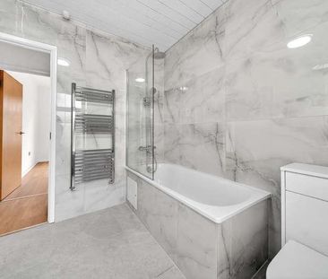 Water Lane, Ilford, Essex, IG3 - Photo 6