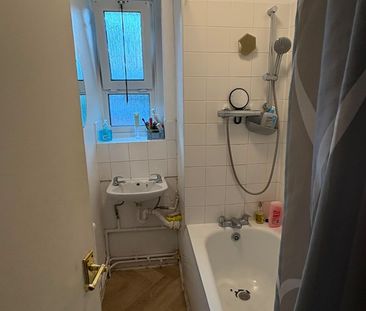 Room in a Shared Flat, Dawes House, SE17 - Photo 5