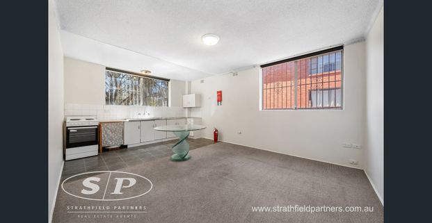 Walk to station! - Photo 1