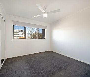 Modern Living in Vibrant Coombs - Photo 1