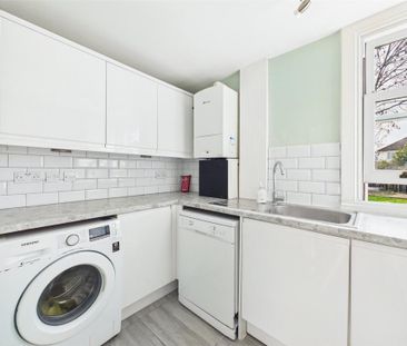 3 bedroom end of terrace house to rent - Photo 6