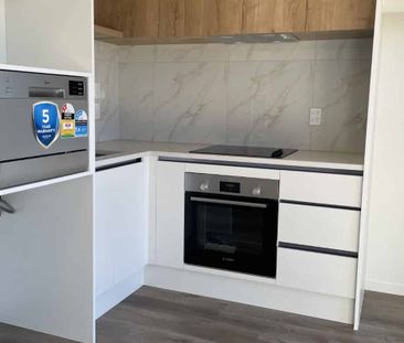 Near New 2 Bedroom Townhouse in GLENDENE - Photo 3