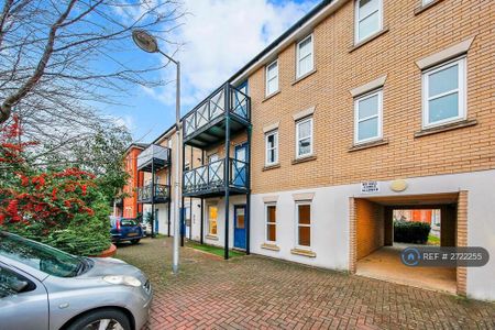 2 bedroom flat to rent - Photo 2