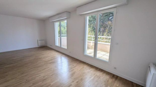 location Appartement T3 DE 72.09m² À GARCHES - Photo 1