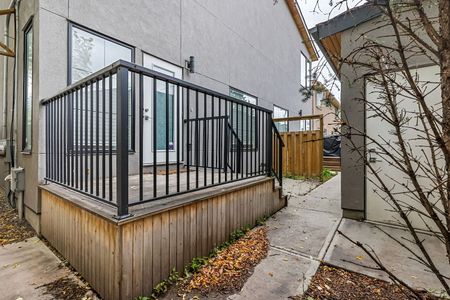 2 - 444 20th Ave NE, Calgary - Photo 2