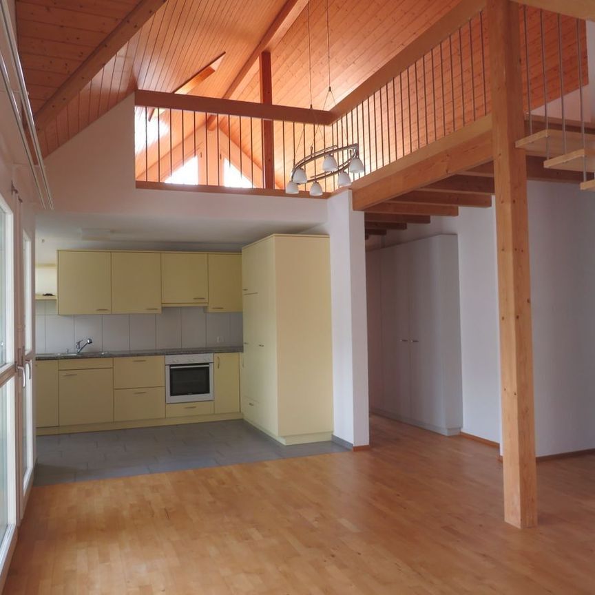 Modern 4.5-Zimmer-Maisonette-Wohnung in idyllischer Lage - Foto 1