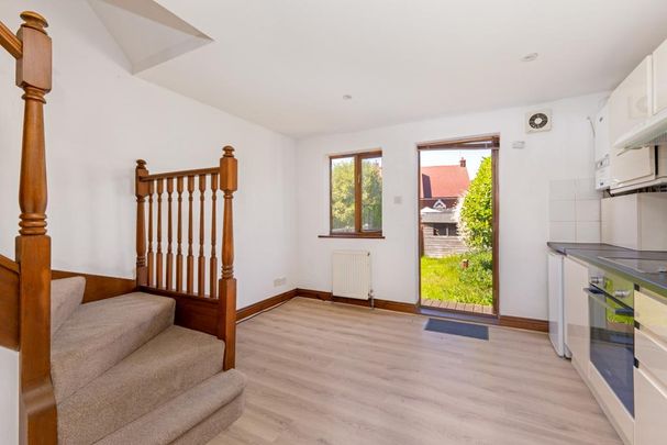 2 bedroom terraced house to rent - Photo 1