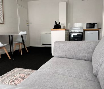 Move Right In! - Photo 4