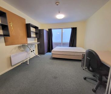 Stylish Studio Apartment for Rent – 315/12 Martin Square, Wellington - Photo 5