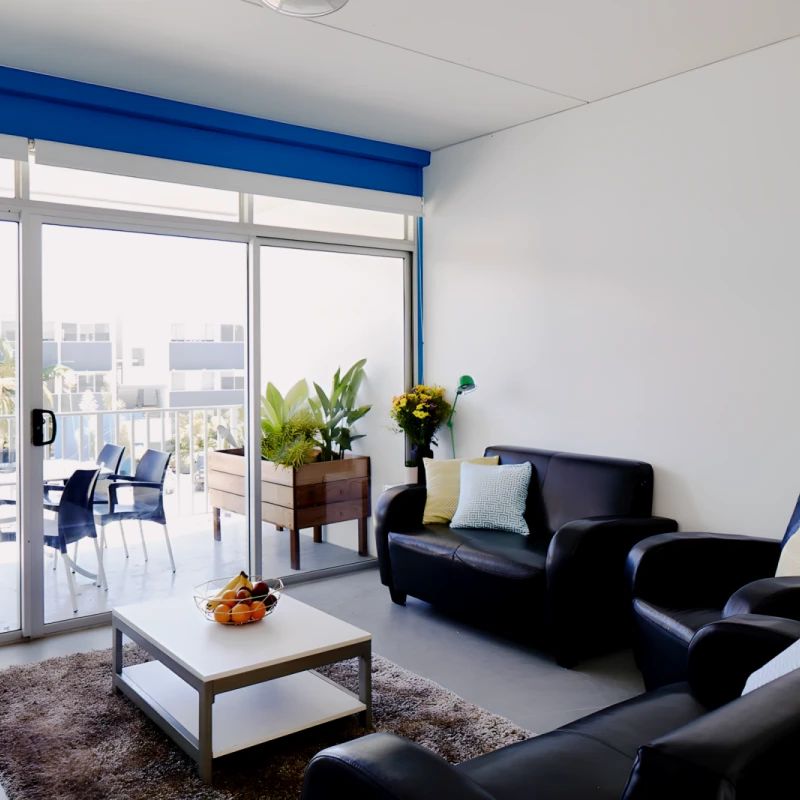 5 Bedroom Apartment (2 bathroom) - Photo 1