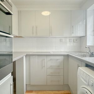 Ladywood Road, Hertford - Photo 2