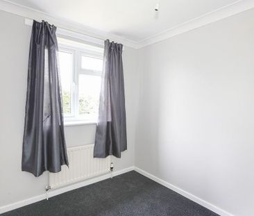 2 bedroom semi-detached house to rent - Photo 2