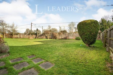 2 bedroom apartment to rent De Freville Court, Great Shelford, Cambridge, CB22 - Photo 2