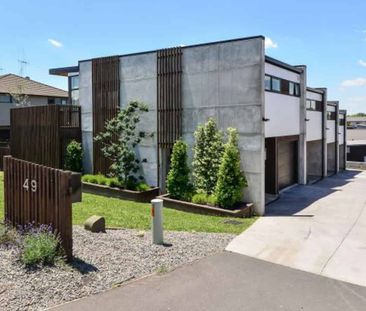 Trendy Townhouse - Photo 1