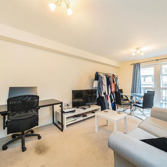 1 bedroom flat to rent - Photo 1