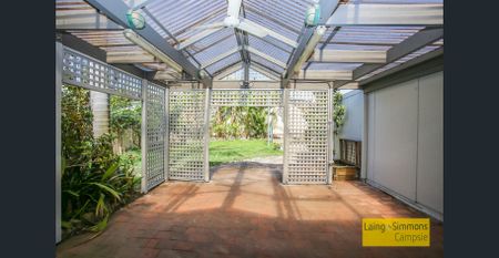 Spacious 3 Bedroom Family Home in a Quiet & Convenient Location - Photo 3