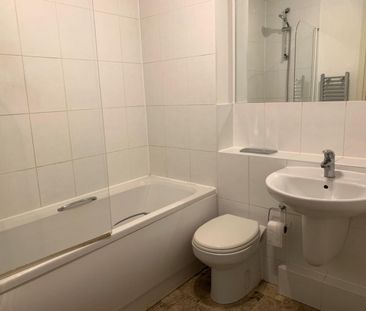 1 bedroom Flat To Let - Photo 4