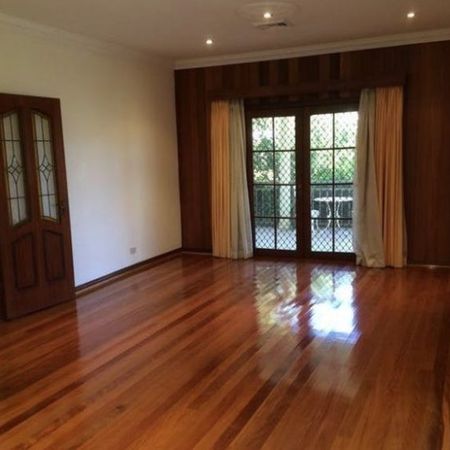 4 Bedroom Family Home - Photo 3