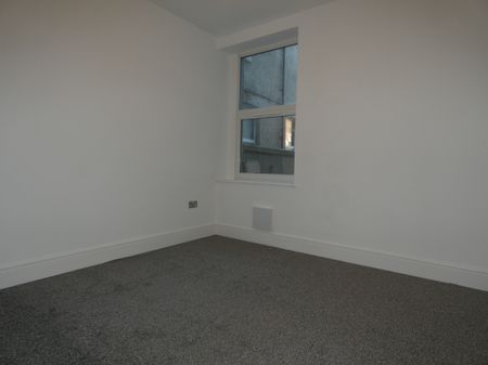 Moore Street - Photo 4