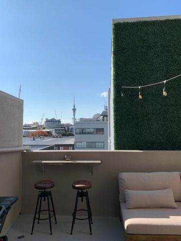 Chic city living - Photo 2