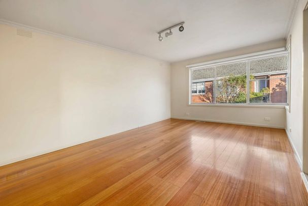 LIGHT AND BRIGHT 1 BEDROOM UNIT - Photo 1