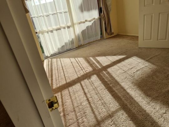 A large Spacious - one bedroom Flat - Semi Furnish - Photo 1