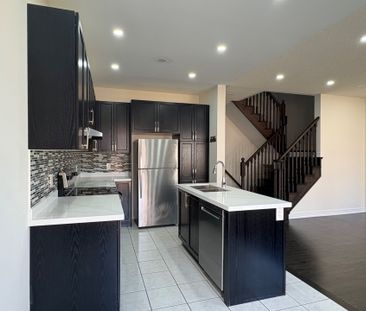 For Lease - 36 Spokanne Street, Brampton, Ontario - Photo 3