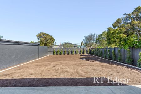 Thinking of selling? Contact our agent - Photo 2