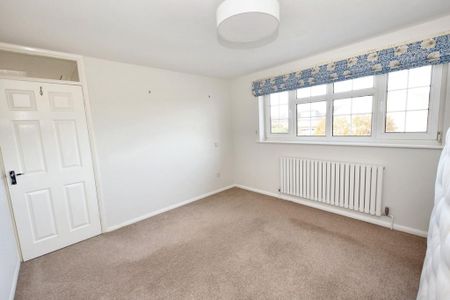 3 bedroom detached house to rent - Photo 5